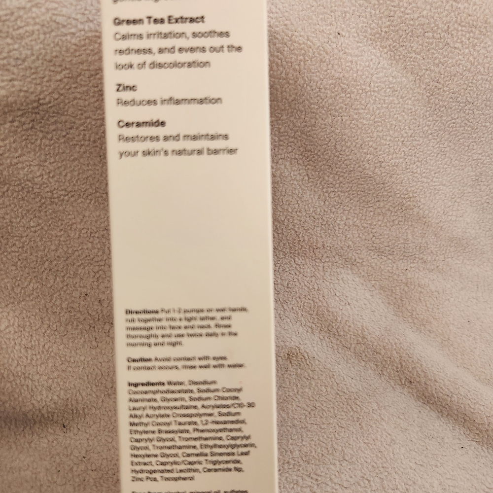 pH Balancing Gel Cleanser - White - Picture 3 of 3